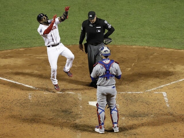 Bejzbalisti Red Sox v prvom finále porazili Los Angeles