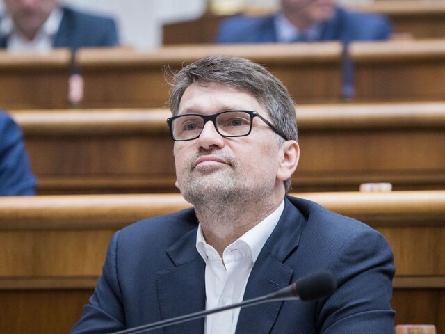 Maďarič definitívne končí ako poslanec Smeru a člen koalície