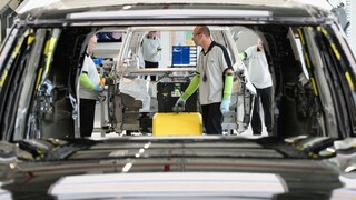 Európske automobilky zvýšili predaj, za predkrízovým obdobím však zaostávajú