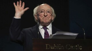 Íri si vybrali kontinuitu, prezident Higgins obhájil svoj mandát