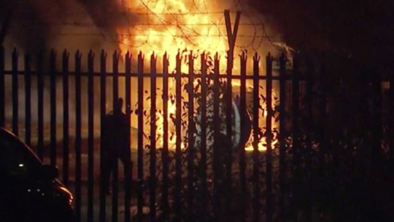 Pred futbalový štadión sa zrútil vrtuľník majiteľa klubu