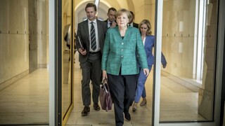 Merkelová si chce zachovať autoritu, hovorí sa o jej nástupcovi