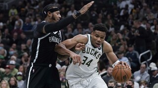 Začal sa 75. ročník NBA. Obhajca titulu Milwaukee zdolal v otváracom dueli Brooklyn