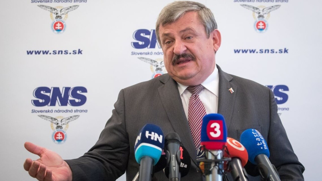 Ide o politické ambície prezidenta? Hrnko má otázky k vráteniu zákona