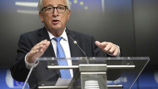 Odchod Talianska z eurozóny by bola samovražda, tvrdí Juncker