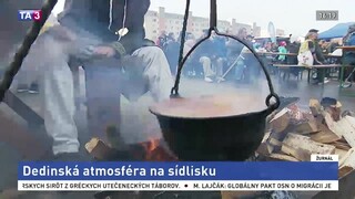 Vo Vrakuni vládla dedinská atmosféra, medzi panelákmi varili kapustnicu