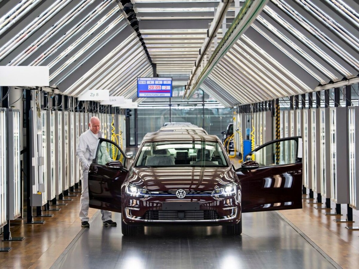 Volkswagen auto dielňa manufaktúra výroba 1140 px (SITA/AP)