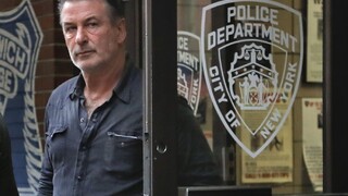 Prokuratúra stiahne obvinenia zo zabitia voči americkému hercovi Baldwinovi