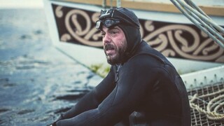 Muž ako prvý oboplával Veľkú Britániu, vo vode trávil 12 hodín denne