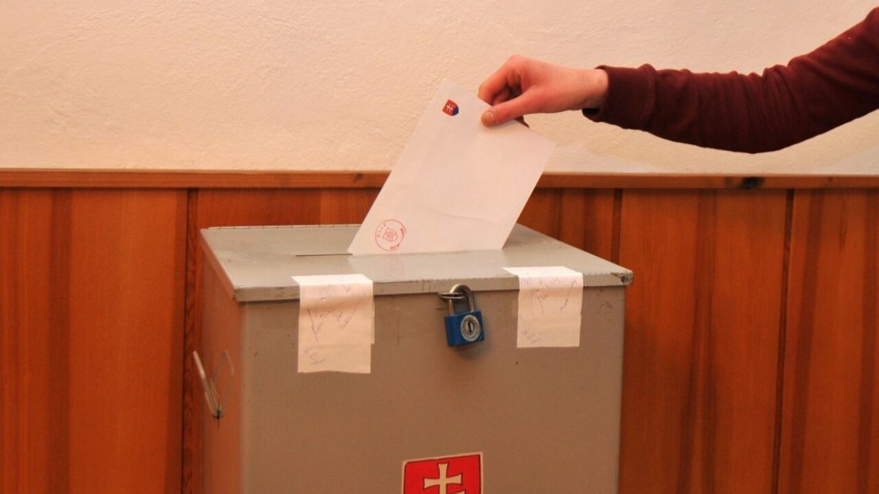 Voľte ma, inak nedostanete robotu. Rómskych voličov vraj ovplyvňujú