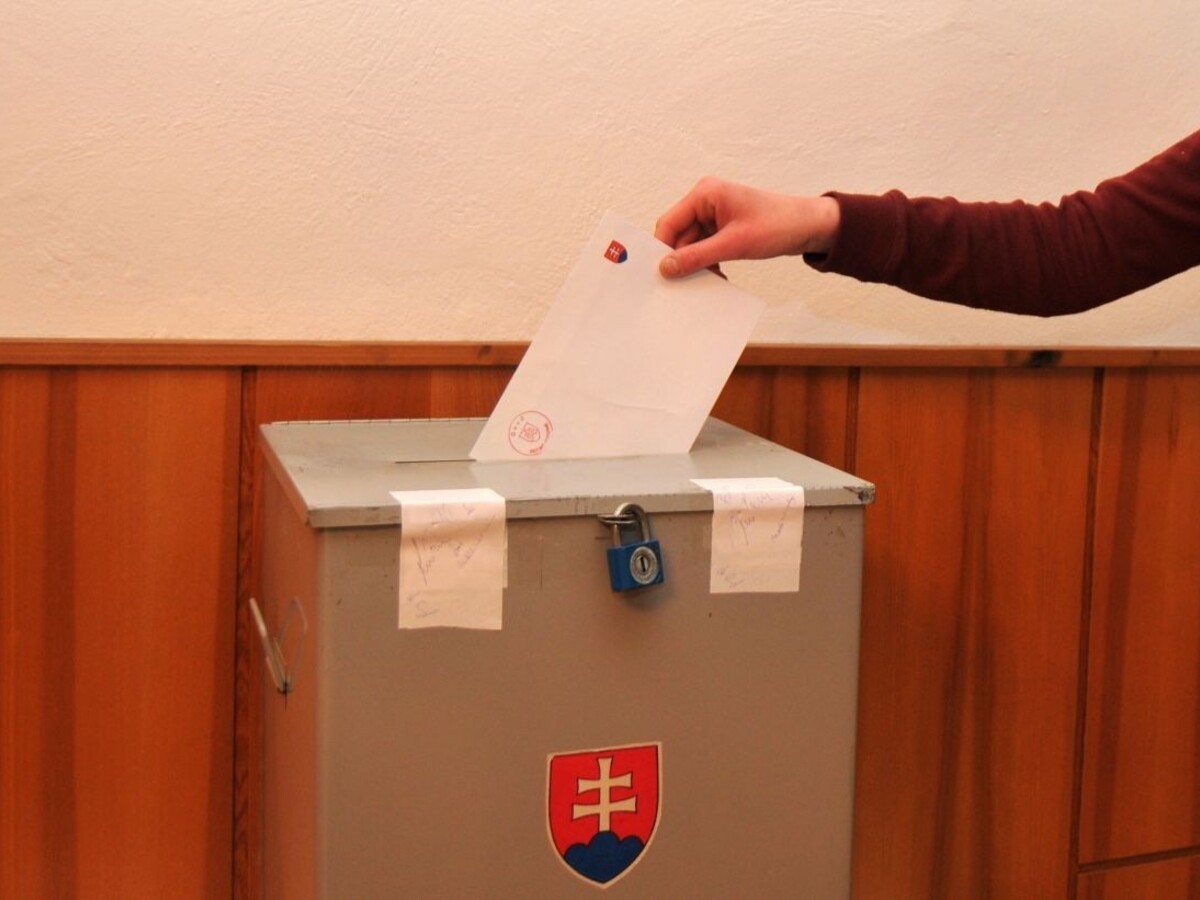 Voľte ma, inak nedostanete robotu. Rómskych voličov vraj ovplyvňujú