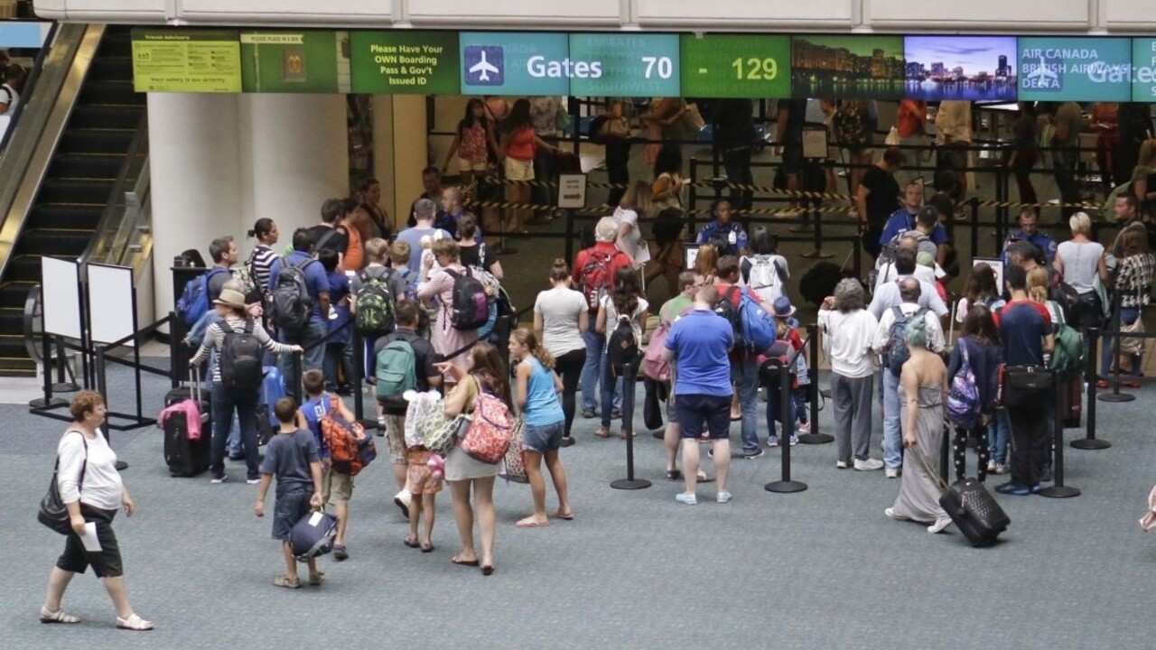 Na letiská prichádzajú detektory lži. Otázky vám položí počítač