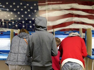 Voľby do kongresu v USA môžu rozhodnúť o Trumpovej budúcnosti