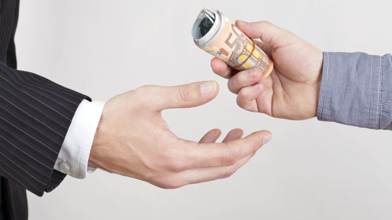 Do boja proti korupcii vstúpi nový úrad, poskytne ochranu aj odmenu