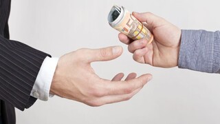 Do boja proti korupcii vstúpi nový úrad, poskytne ochranu aj odmenu