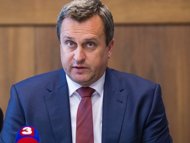 Odvolávanie Danka nebude, poslanci nezahlasovali za program