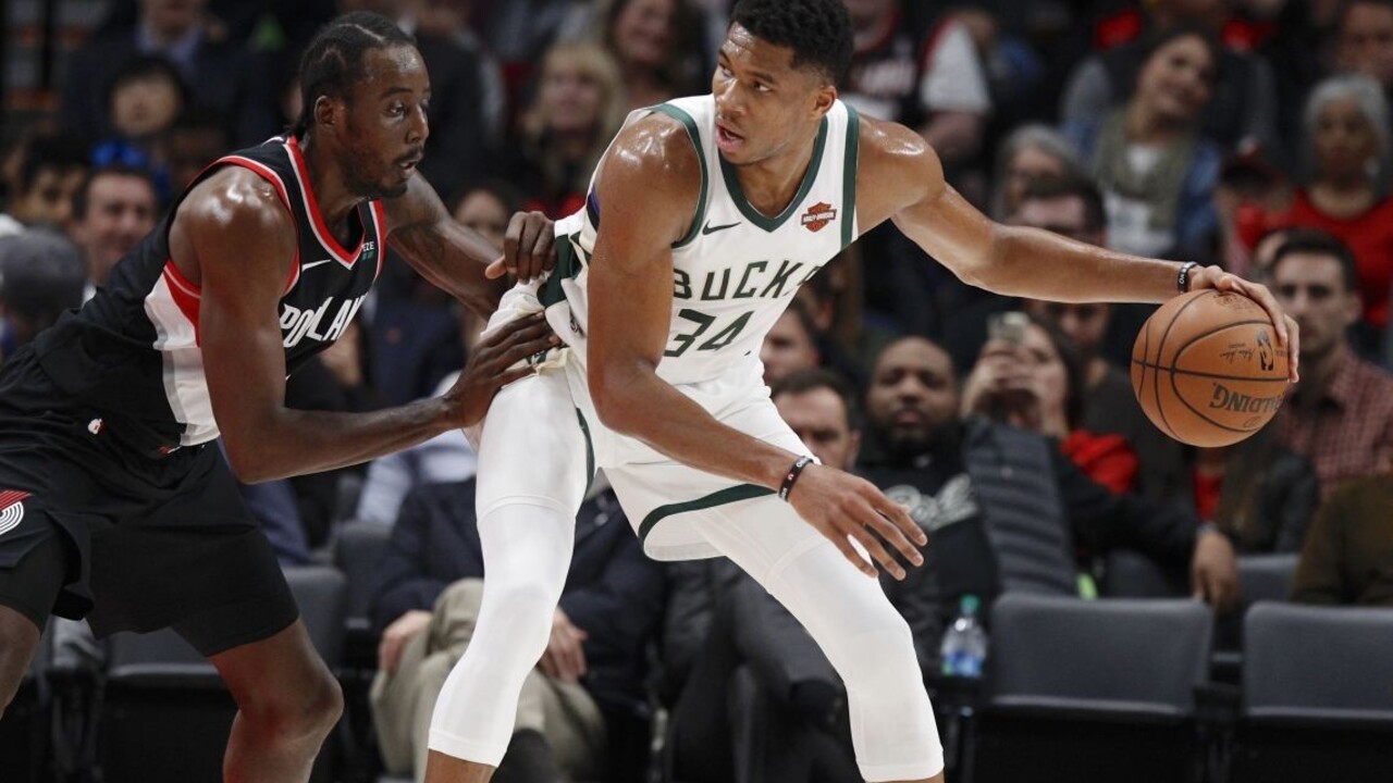 NBA: Milwaukee sa na západe nedarilo, Portlandu podľahli