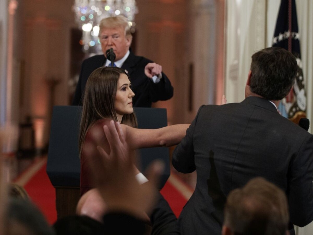 Odložte mikrofón. Trump šokoval novinárov agresívnym štýlom