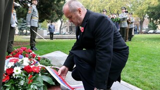 Na hrdinov by sme nemali zabúdať. Minister si uctil veteránov