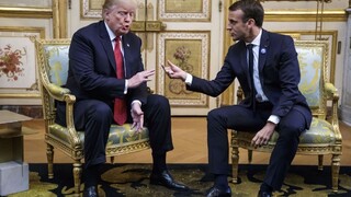 Chceme pomáhať s obranou Európy. Trump hovoril s Macronom