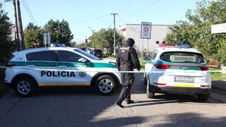 NAKA zasahovala na východe, zaistila laboratórium i zbrane