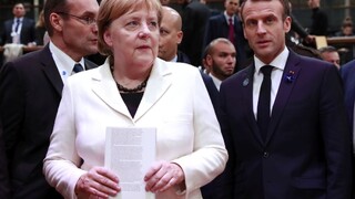 Pseudovoľby, tvrdia Merkelová a Macron o hlasovaní v Donbase