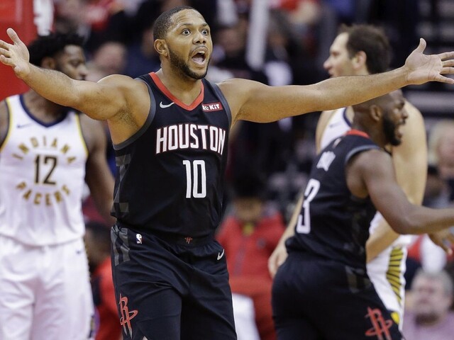 NBA: Houston si pripísal prvé domáce víťazstvo v sérii