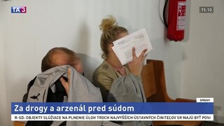 NAKA zadržala otca s dcérou. Dôvodom boli drogy i zbrane