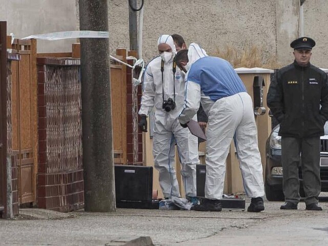 Manželský pár dobodali nožom. Polícia tvrdí, že pozná vrahyňu