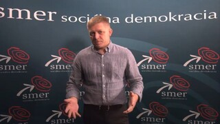 Komedianti, klamú a šmírujú. Fico sa na videu pustil do novinárov