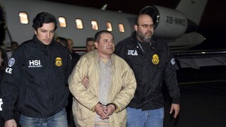 Mexický drogový kráľ sa postavil pred súd, hrozí mu doživotie