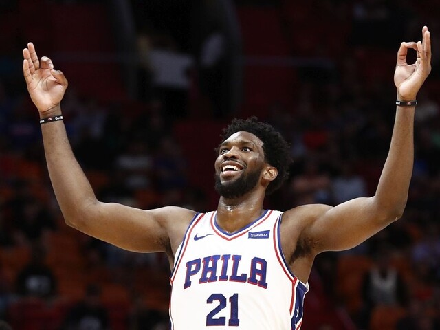 NBA: Embiid potiahol Philadelphiu, Golden State bez Curryho prehralo