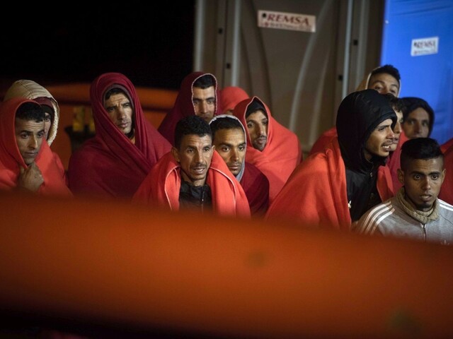 Migranti ukradli rybársky čln, preplavili sa na ňom do Británie