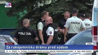 Muž, ktorý chcel vykradnúť banku tĺčikom, sa postavil pred súd