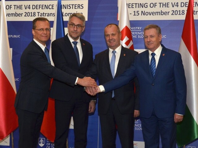 V Tatrách sa stretli ministri obrany V4, rokovali o spolupráci