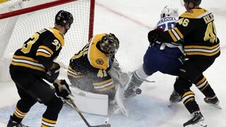 NHL: Boston podľahol Coloradu. Chára nedohral, poranil si nohu