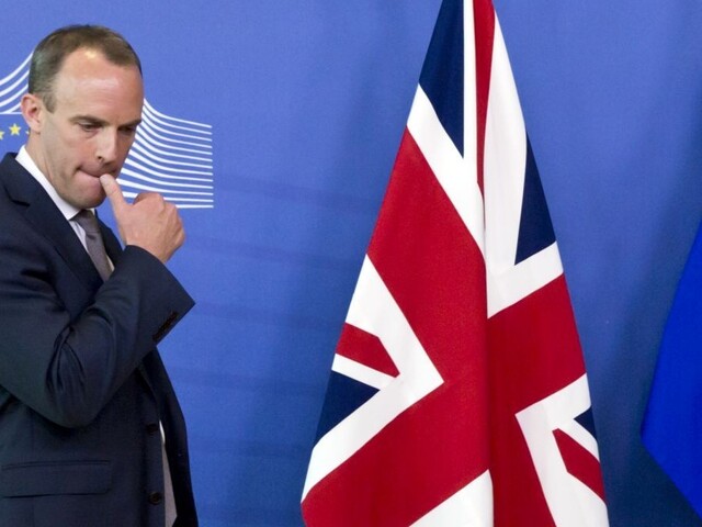 Pre nesúhlas s dohodou o brexite končí už druhý britský minister