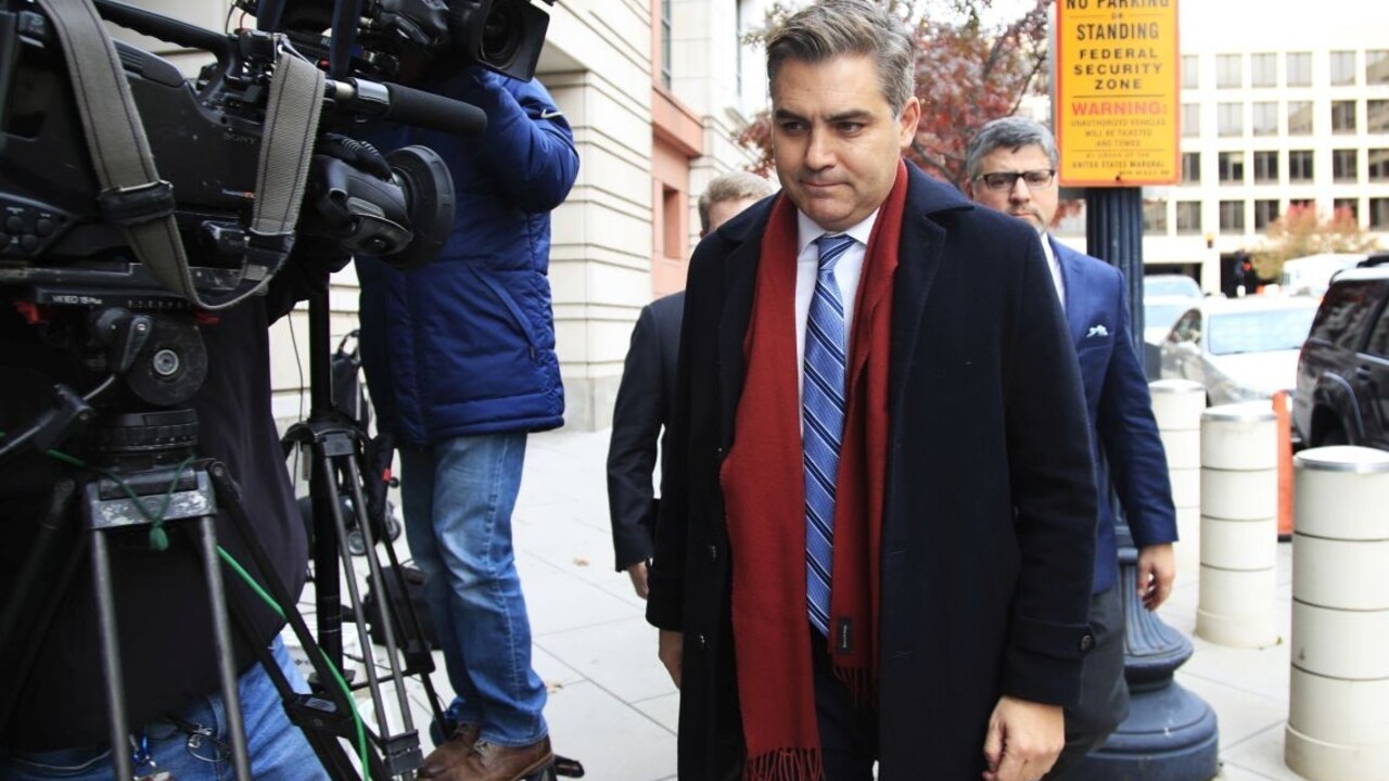 Akreditáciu musí Biely dom vrátiť, rozhodol súd o reportérovi