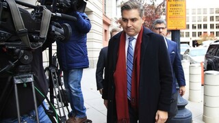 Akreditáciu musí Biely dom vrátiť, rozhodol súd o reportérovi