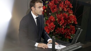 Macron predstúpil pred mladých, vyzval ich do boja za Európu