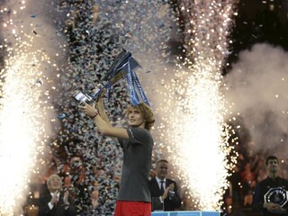 Po Federerovi zvládol aj Noleho. Zverev vyhral Turnaj majstrov