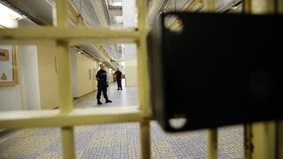 Obaja odsúdení exministri si už odpykávajú dlhoročné tresty