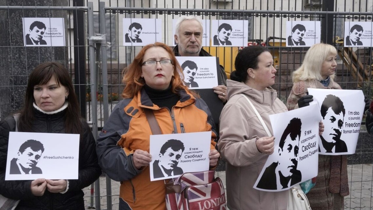 Novinára v Rusku odsúdili na 12 rokov, Porošenko ho vyznamenal