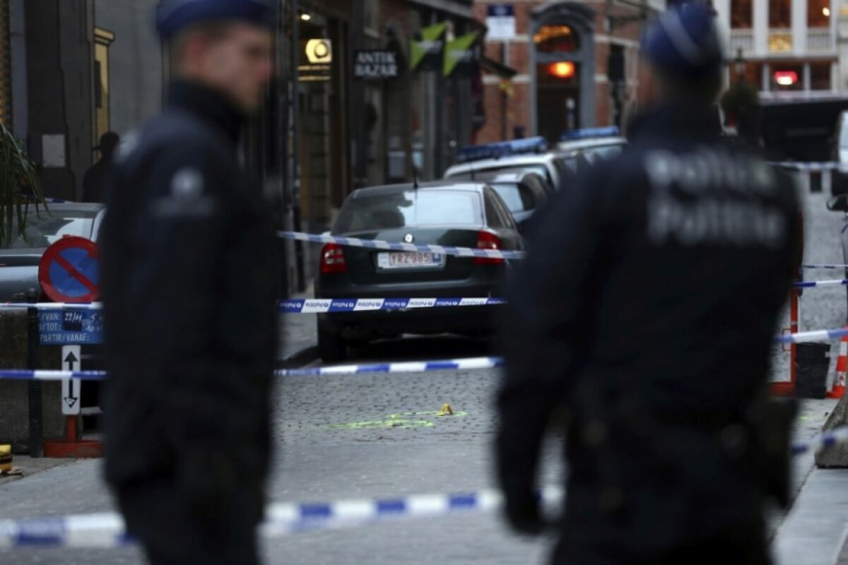 belgium-police-stabbing-76592-36214366be5840eeac868fe2cc5a9d22_d3cda746.jpg