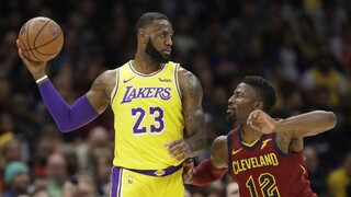NBA: Úspešný návrat hviezdneho Jamesa, Lakers triumfovali