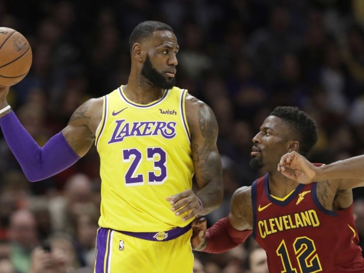 NBA: Úspešný návrat hviezdneho Jamesa, Lakers triumfovali