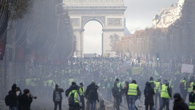 france-gas-price-protests-96071-f9f815c117fb4e94a855ba16a41cb0e8_7f000001-3a6d-d661.jpg