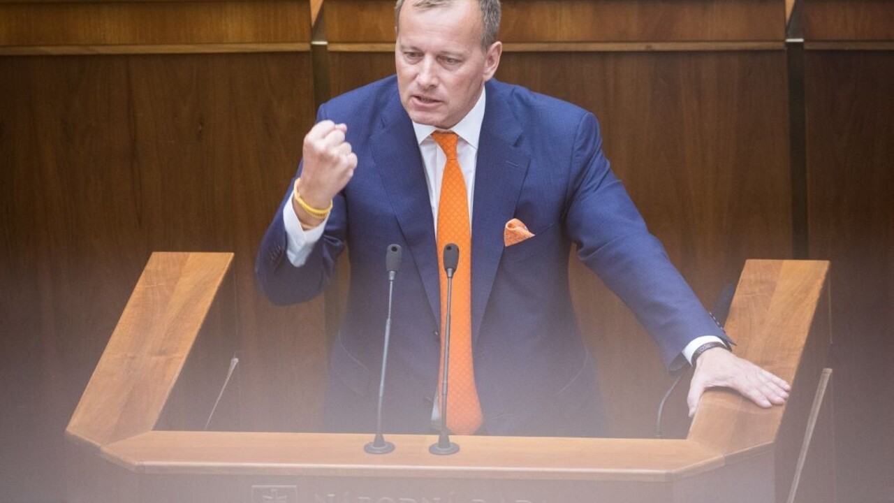 Chcel vstúpiť do SNS, povedal Danko. Prečo klame, reagoval Kollár