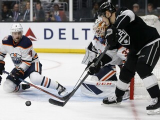 NHL: Pánik bol pri výprasku Flames, Budaj zostal na striedačke