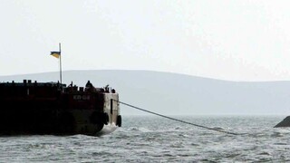 Rusi strieľali a zajali lode, na Ukrajine vyhlásili výnimočný stav